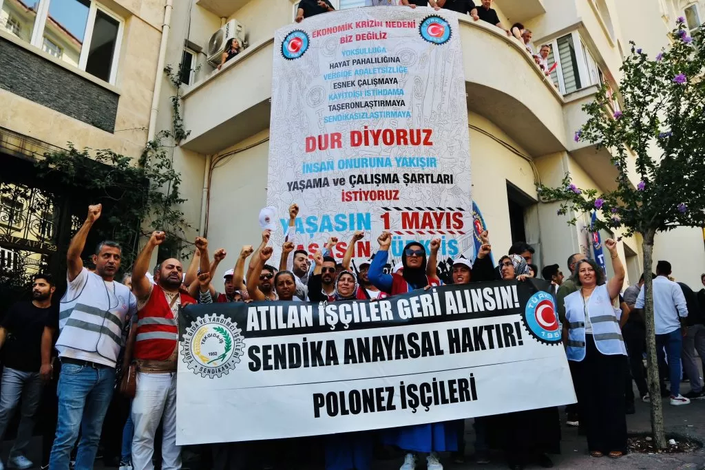 Titelbild für - Türkiye: Polonez-Geschäftsführung verletzt Gewerkschaftsrechte und entlässt 146 Beschäftigte